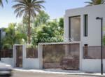 Aquamarina-outside-door